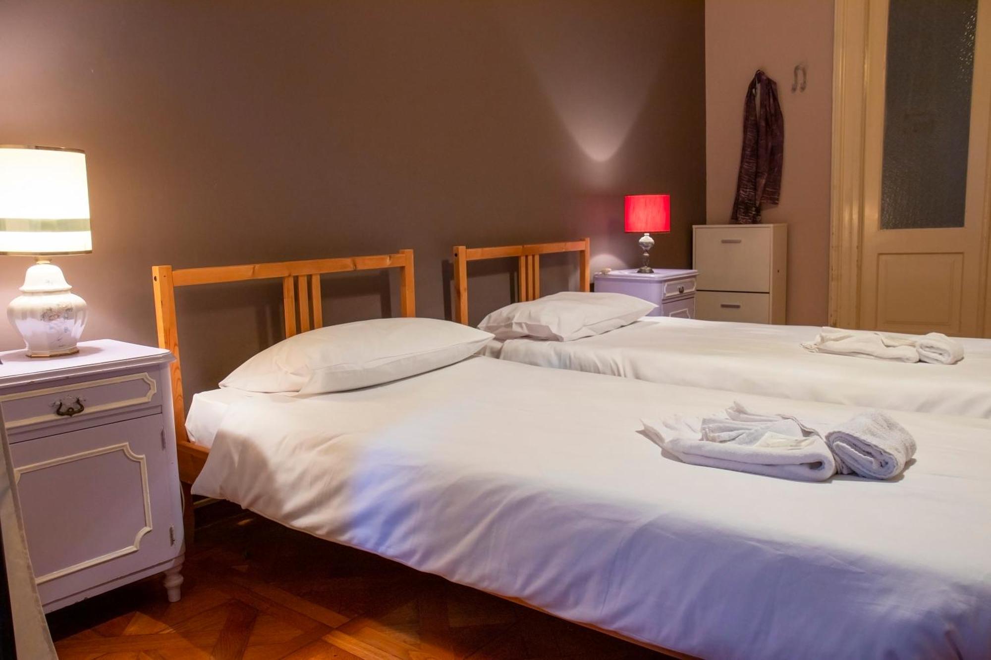 Hostel Teatro Триест Екстериор снимка