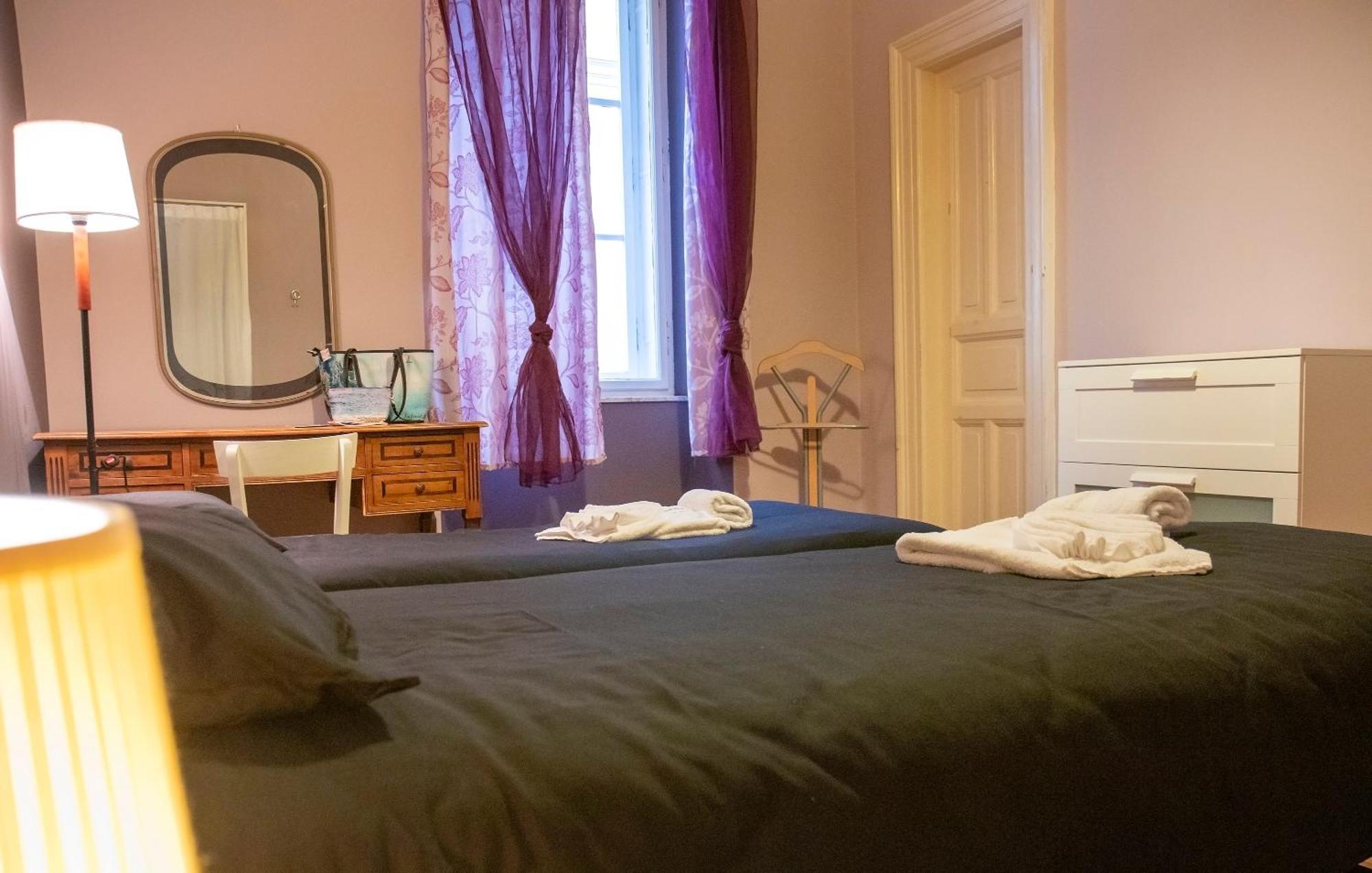 Hostel Teatro Триест Екстериор снимка
